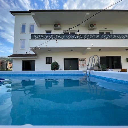 Baza Hostel - Swimming Pool Berat Kültér fotó