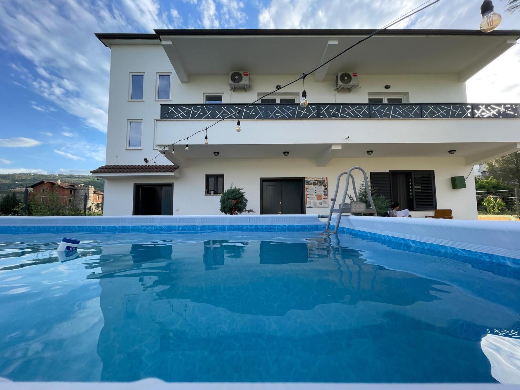 Baza Hostel - Swimming Pool Berat Kültér fotó