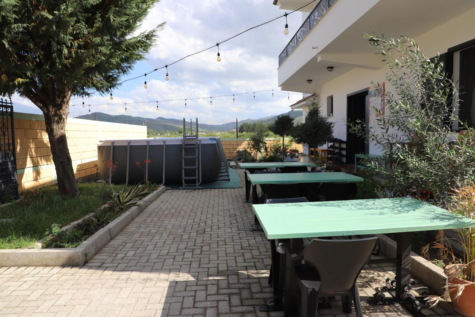 Baza Hostel - Swimming Pool Berat Kültér fotó